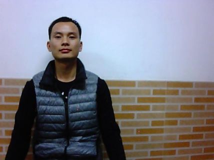 胡传国32岁湖北人